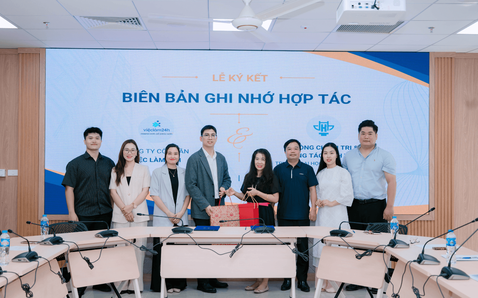 Vieclam24h ký kết bền vững cùng Đại học Kiến Trúc Hà Nội: Mở rộng cơ hội thực tập và việc làm cho sinh viên