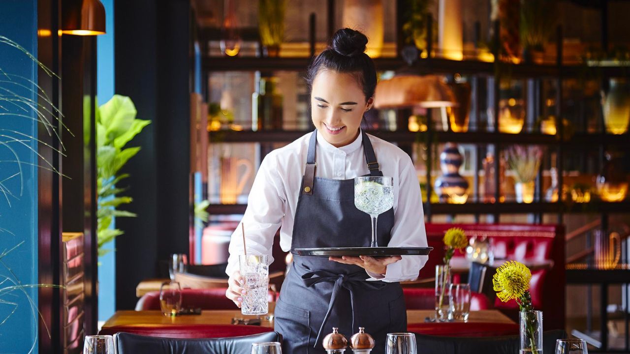 SỰ THẬT ÍT BIẾT VỀ NGHỀ BOOKING QUÁN BAR