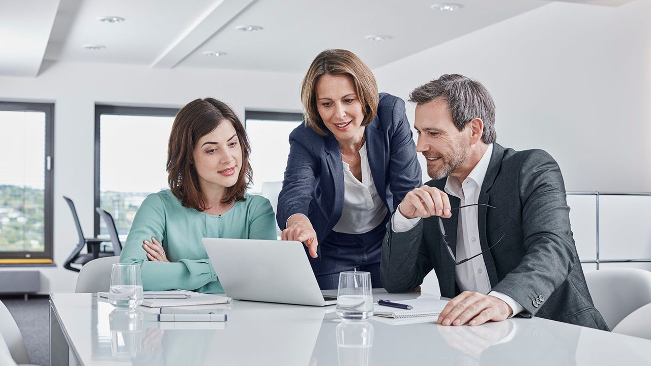 Nguyên tắc quan trọng để quản lý nhân sự hiệu quả không đơn giản là giao việc mà là lãnh đạo con người hiệu quả