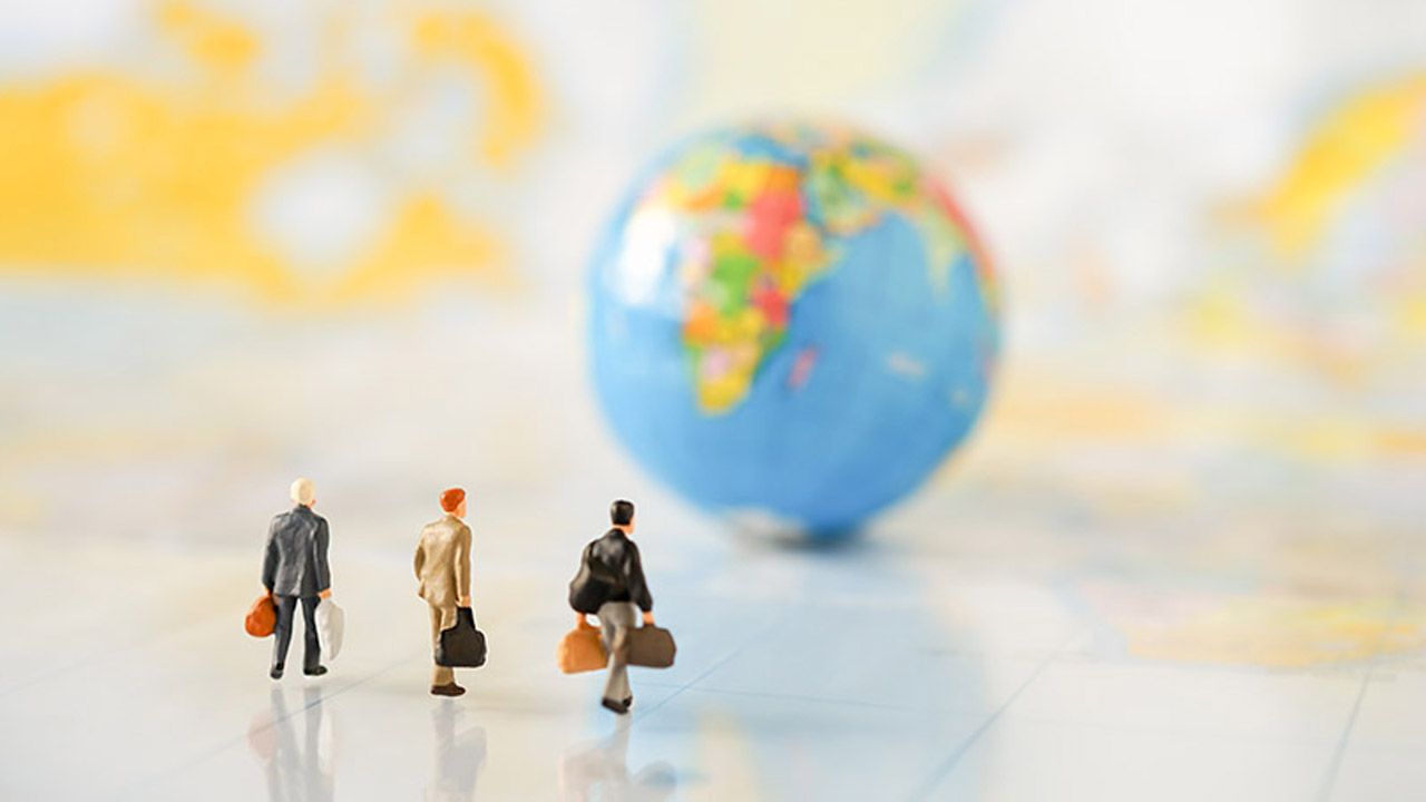 Expat là gì? Làm sao để tuyển dụng và giữ chân Expat tại Việt Nam hiệu quả?