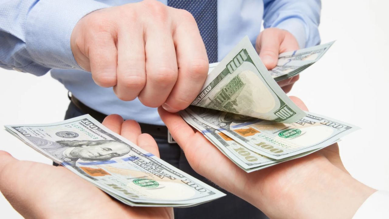 Lương cứng là gì? Hiểu đúng về lương cứng để deal lương chuẩn hơn khi đi làm